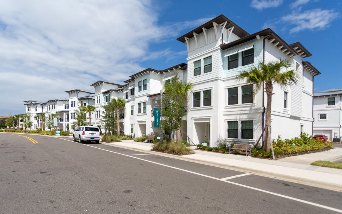 5001 W Paul Ave in Tampa, FL - Foto de edificio