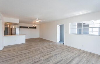 651 Pine Dr, Unit 306 in Pompano Beach, FL - Building Photo - Building Photo