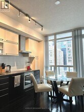 770 Bay St. in Toronto, ON - Building Photo - Building Photo