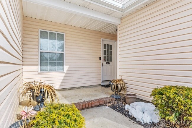 421 Plymouth Rd in North Brunswick, NJ - Building Photo - Building Photo