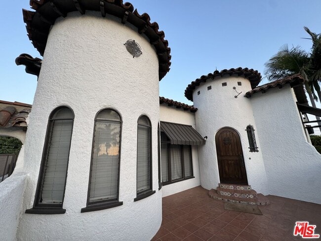 326 N La Jolla Ave in Los Angeles, CA - Building Photo - Building Photo