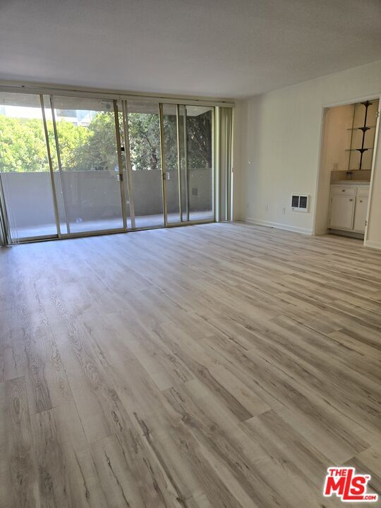 1300 Midvale Ave in Los Angeles, CA - Building Photo - Building Photo
