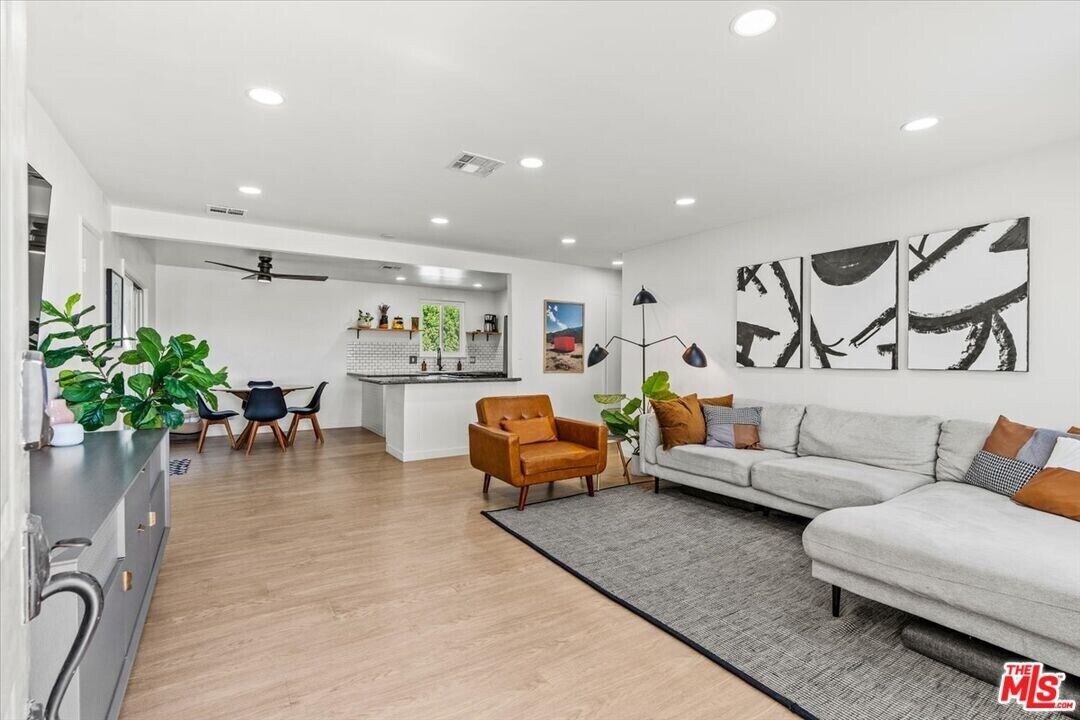 1808 E Francis Dr in Palm Springs, CA - Building Photo