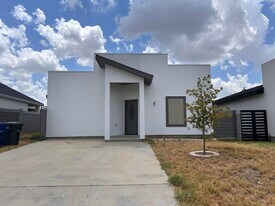 1615 Dra Eve Perez Lane in Laredo, TX - Building Photo