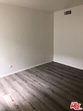 23515 Lyons Ave-Unit -266 in Santa Clarita, CA - Building Photo - Building Photo
