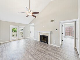 8055 Cambridge St in Houston, TX - Building Photo