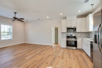 4081 Ivy Green Trl, Unit B in Tallahassee, FL - Building Photo - Building Photo