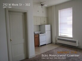 292 W Main St in Waukesha, WI - Building Photo