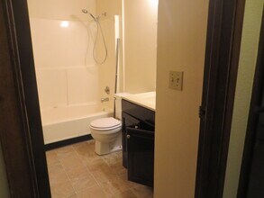 11020 122nd St E, Unit 2 in Puyallup, WA - Building Photo - Building Photo