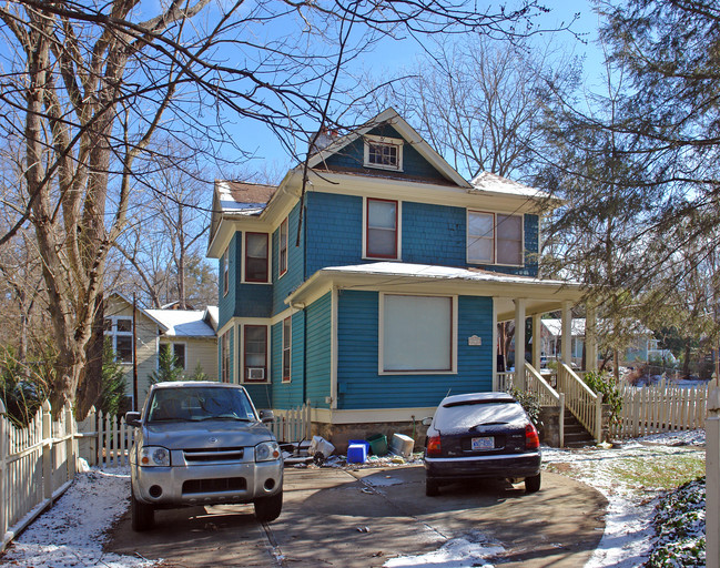 271 Montford Ave in Asheville, NC - Foto de edificio - Building Photo