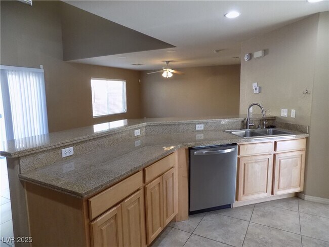 1064 Carson Run St in Henderson, NV - Building Photo - Building Photo