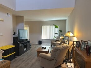 3530 Blue Ridge Ct in Carpentersville, IL - Building Photo - Building Photo