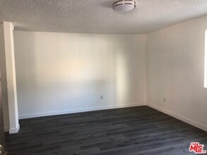 8923 Orion Ave in Los Angeles, CA - Building Photo - Building Photo