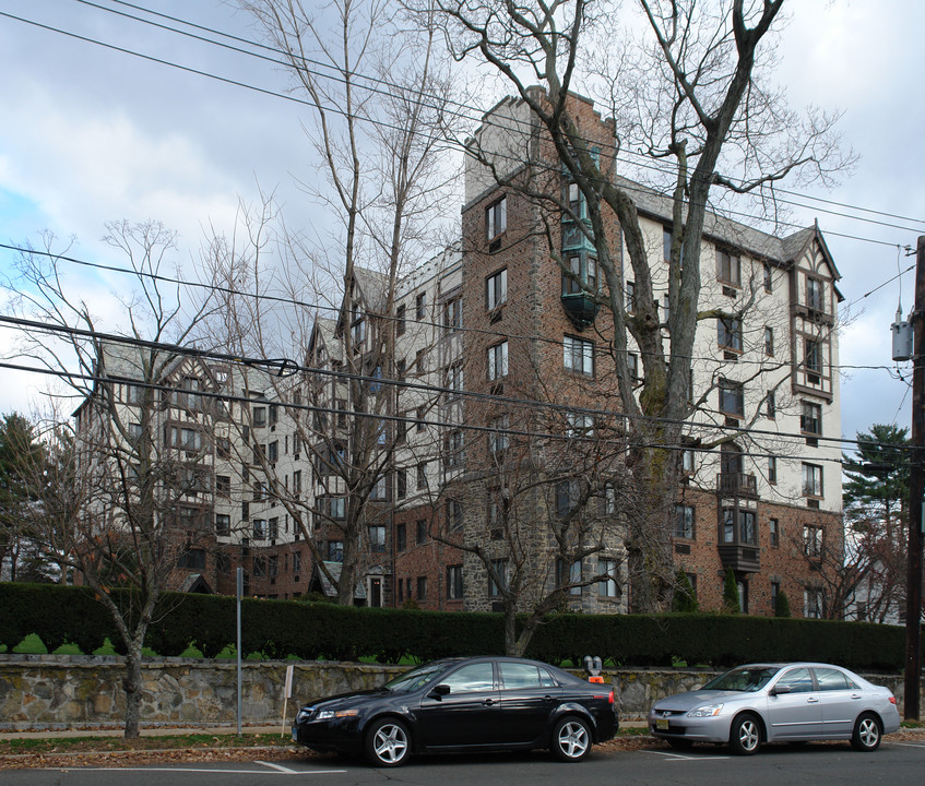 Greenwich Lodge in Greenwich, CT - Foto de edificio