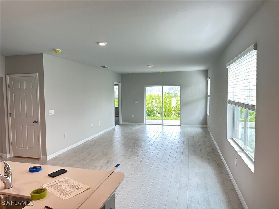 801 Serenity Ln in La Belle, FL - Building Photo