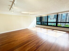 360 E Randolph St, Unit 807 in Chicago, IL - Building Photo - Building Photo