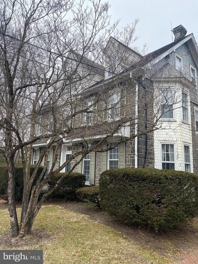 28 W Main St-Unit -SUITE 1 in Elverson, PA - Building Photo - Building Photo