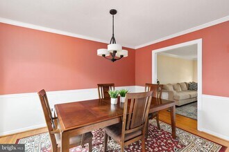 4133 Novar Dr, Unit UL 1 in Chantilly, VA - Building Photo - Building Photo