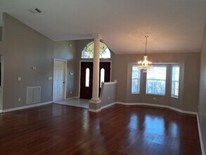 242 SW Amesbury Ave in Port St. Lucie, FL - Building Photo - Building Photo