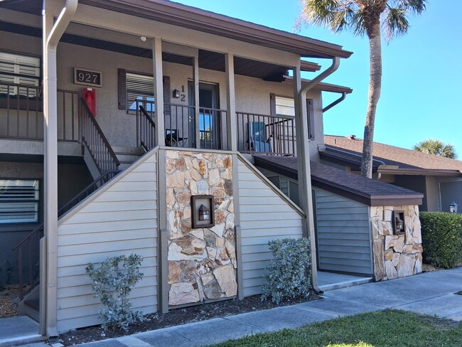 927 Capri Isles Blvd, Unit 12 in Venice, FL - Building Photo - Building Photo