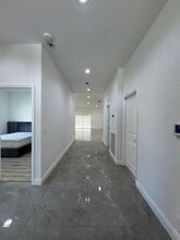 4522 NW 36th Ct in Lauderdale Lakes, FL - Building Photo - Building Photo