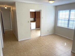 1825 Hunters Path in Fort Walton Beach, FL - Building Photo - Building Photo