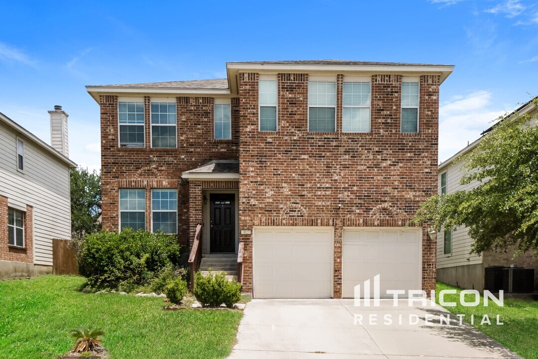 3827 Valencia Peak in San Antonio, TX - Building Photo