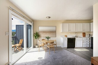 Straight Creek Apartments in Dillon, CO - Foto de edificio - Building Photo