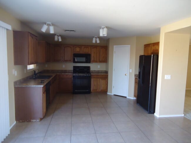12704 W Flores Dr in El Mirage, AZ - Building Photo - Building Photo