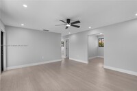 3221 SW 90th Ave in Miami, FL - Building Photo - Building Photo