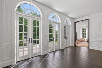 142 S County Rd in Palm Beach, FL - Building Photo - Building Photo
