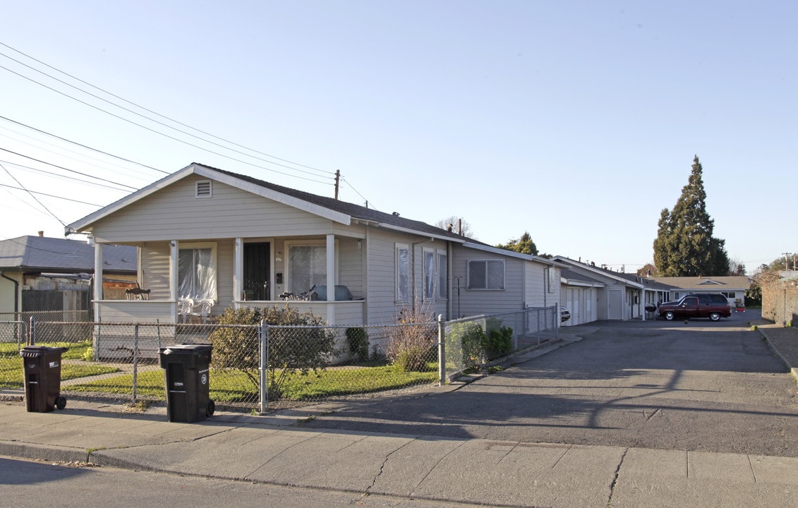 441 W Sunset Blvd in Hayward, CA - Building Photo