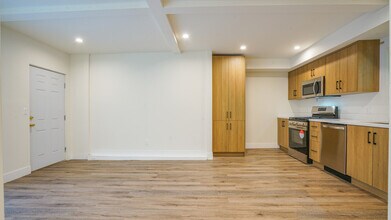 6112 Saturn St in Los Angeles, CA - Building Photo - Building Photo