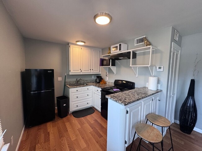 property at 1402 N 2nd St