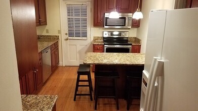 5 Temple Rd in Wellesley, MA - Building Photo - Building Photo