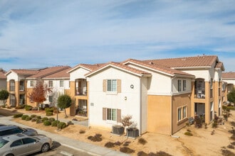 Casa Bella in Victorville, CA - Foto de edificio - Building Photo