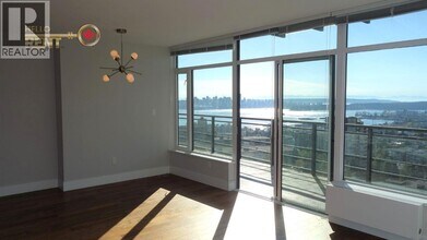 111E 13th St E in North Vancouver, BC - Building Photo - Building Photo