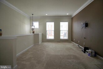 42637 New Dawn Terrace in Ashburn, VA - Building Photo - Building Photo