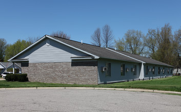 Courtyard Apartments in Geneva, OH - Building Photo - Building Photo