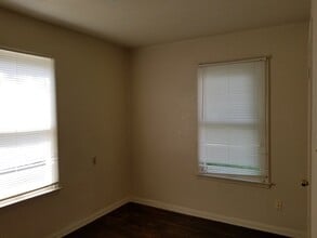 118 Glamis Ave in San Antonio, TX - Building Photo - Building Photo