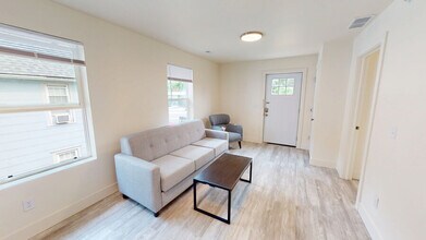 1214 Washtenaw Ct in Ann Arbor, MI - Building Photo - Building Photo