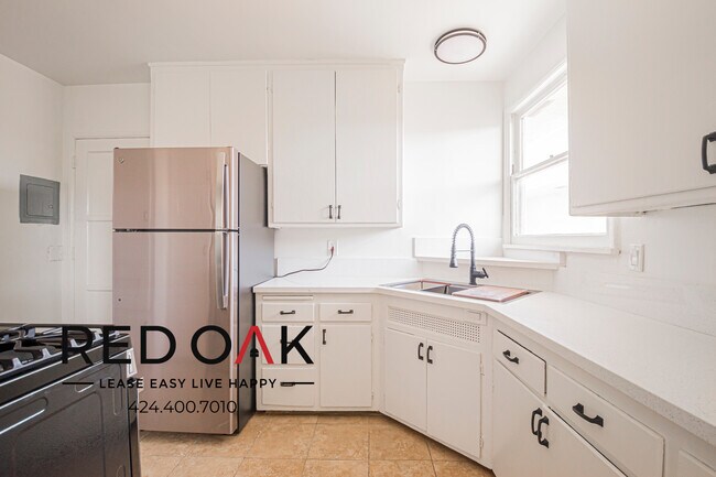 1148 Queen Anne Pl in Los Angeles, CA - Building Photo - Building Photo