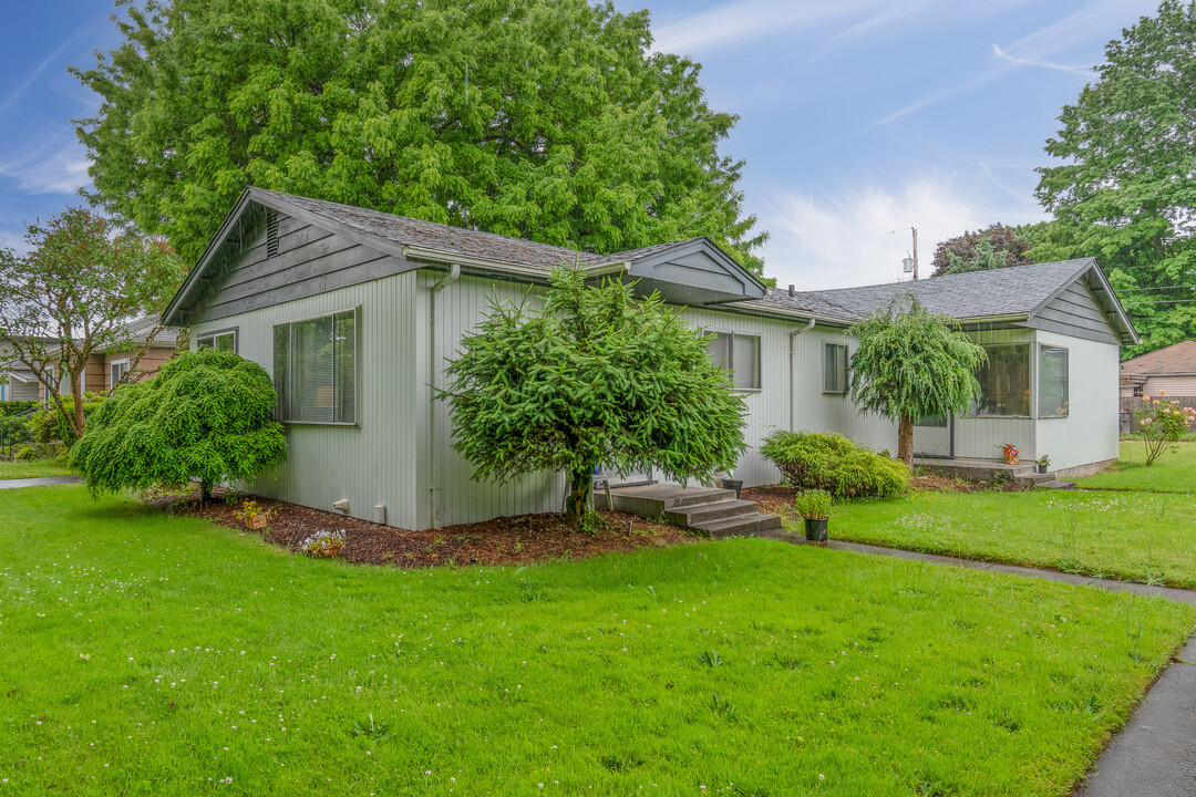 1327 7th Ave in Longview, WA - Building Photo