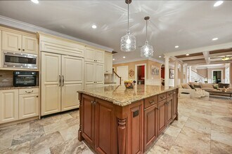 87 Buckingham Ridge Rd in Wilton, CT - Building Photo - Building Photo