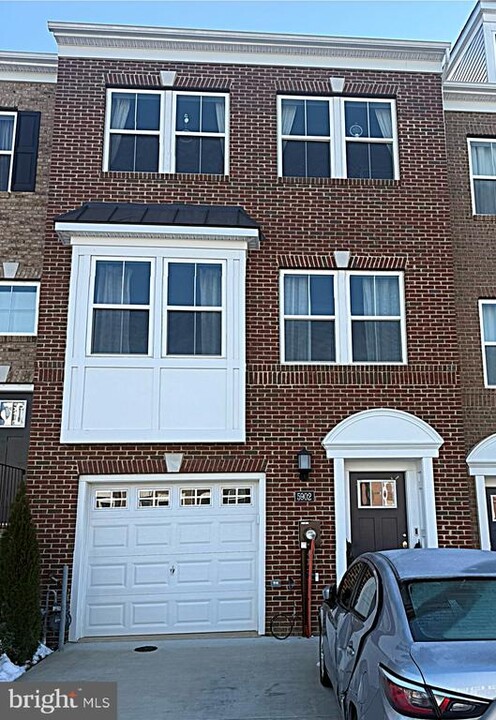 5902 Kate Chopin Pl in Waldorf, MD - Building Photo