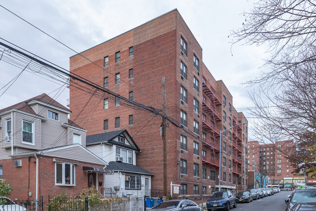 87-70 173rd St in Jamaica, NY - Building Photo - Building Photo