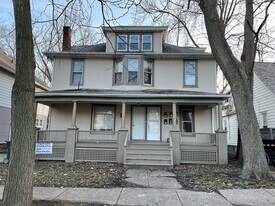 705 W California Ave, Unit 1 in Urbana, IL - Building Photo