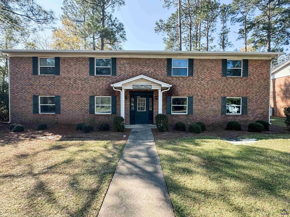 1804 Kings Chapel Rd in Perry, GA - Building Photo