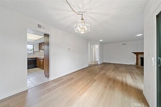 5166 Dunbar Dr, Unit A in Huntington Beach, CA - Building Photo - Building Photo
