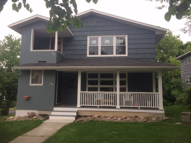 301 Roosevelt Ave, Unit 1, Unit 1